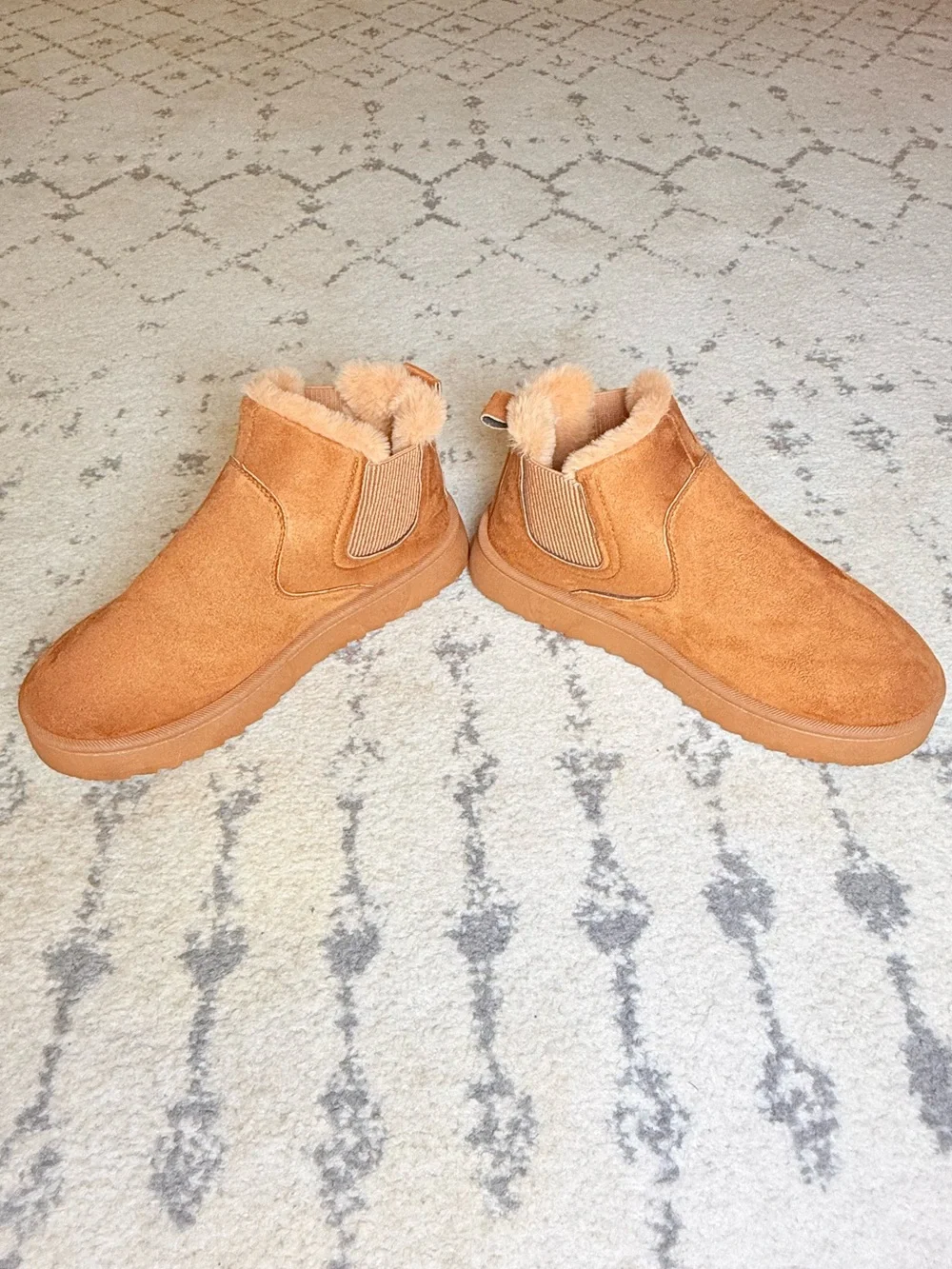 Suede Faux Fur Lined Chelsea Bootie in Chestnut sz 41 NWOT